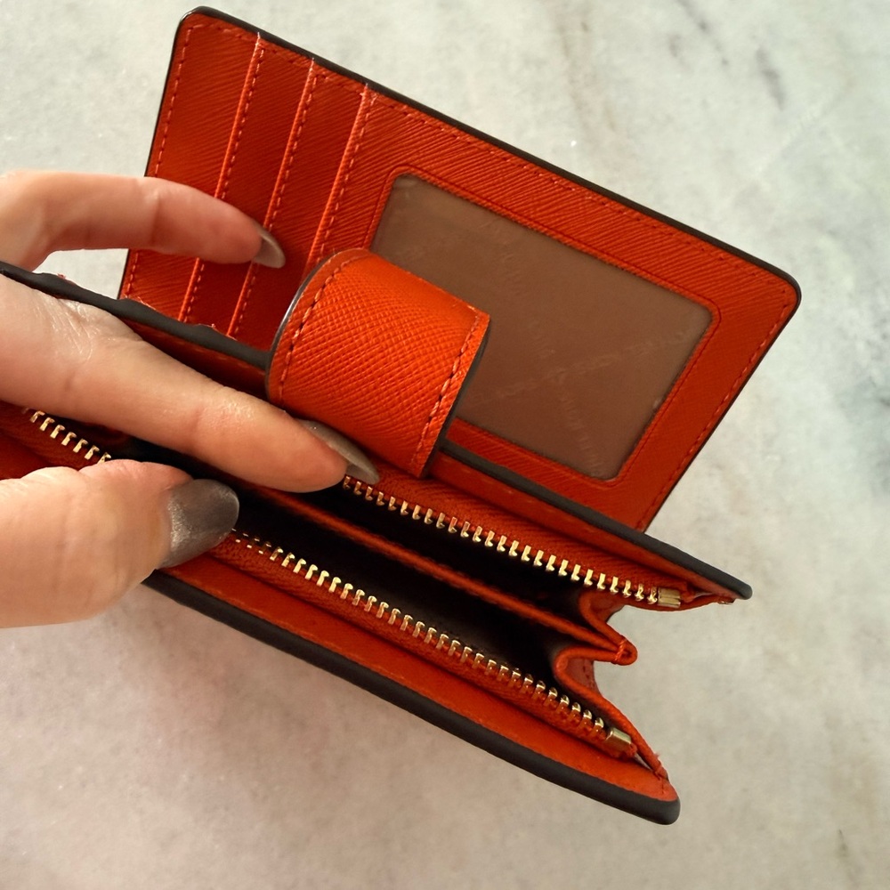 NEW Michael Kors Vibrant Orange Wallet - Picture 5 of 5